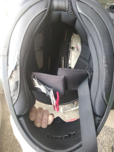 Шлем интеграл Airoh T600 KNIFE, глянец, XL, раскрошилась обивка