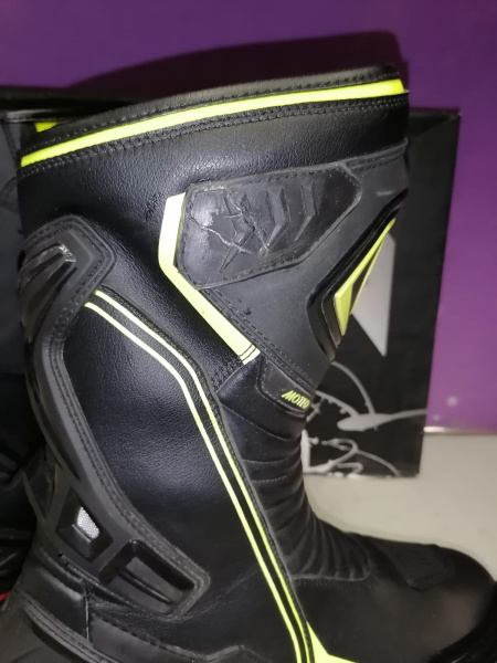 Мотоботы спортивные MOTEQ Terra, унисекс, черный/желтый, 46 треснула накладка