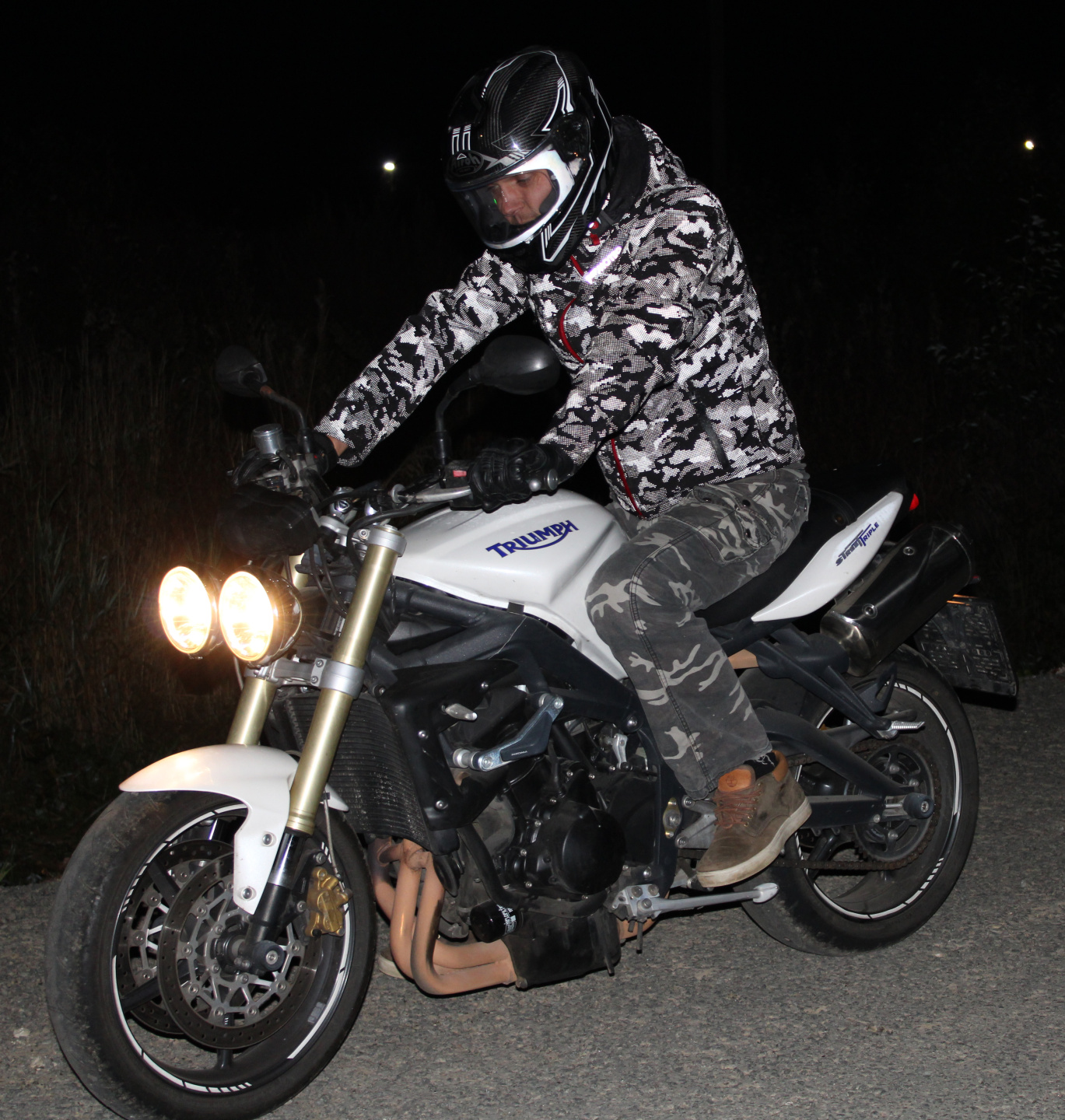 MOTEQ_M02528_night_1