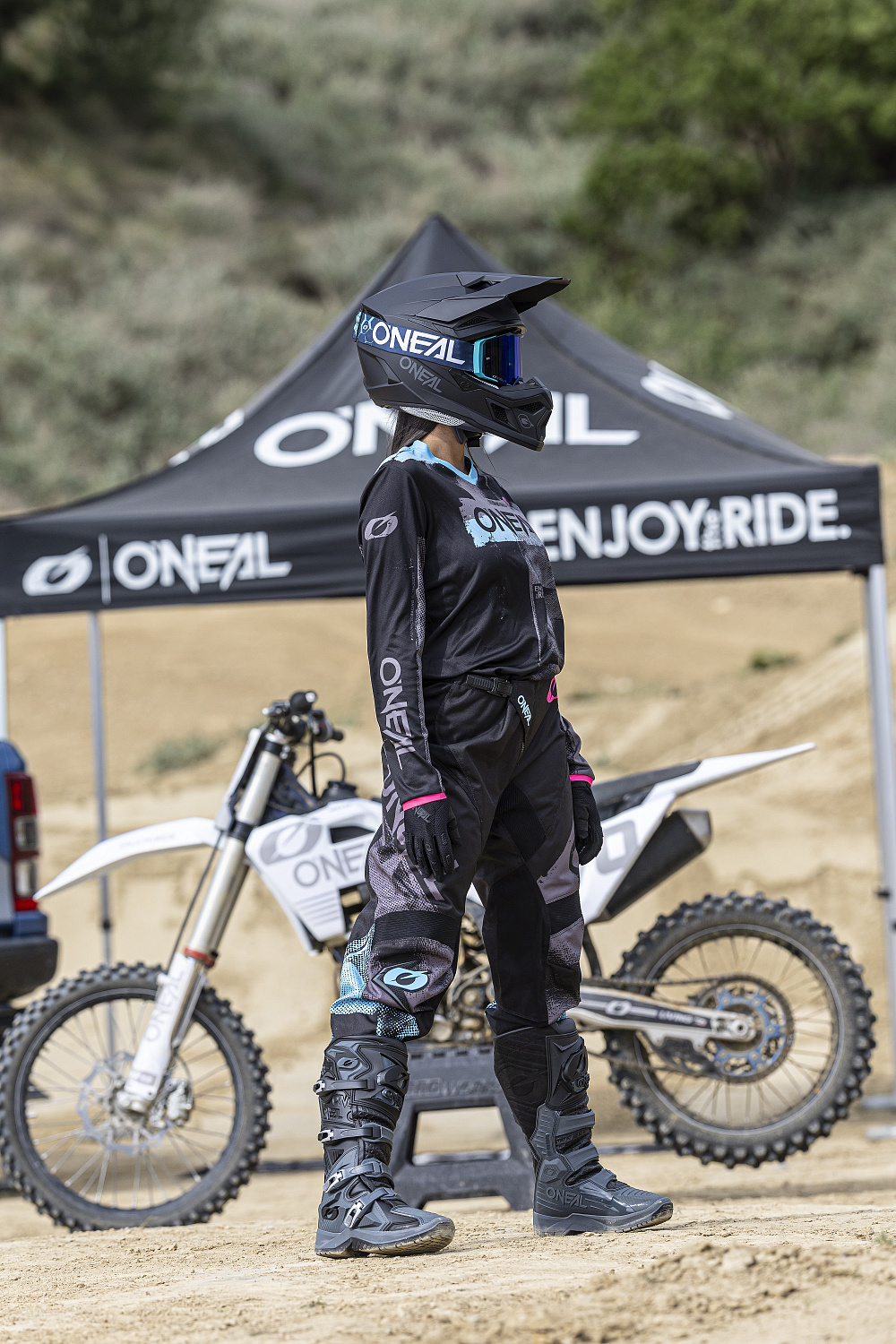 Из чего состоит ботинок ONEAL RMX Pro?