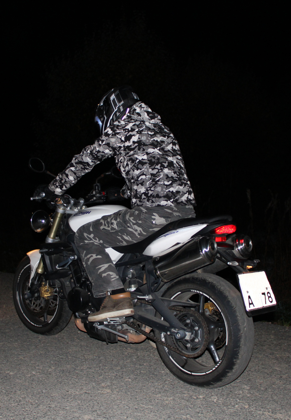 MOTEQ_M02528_night_2