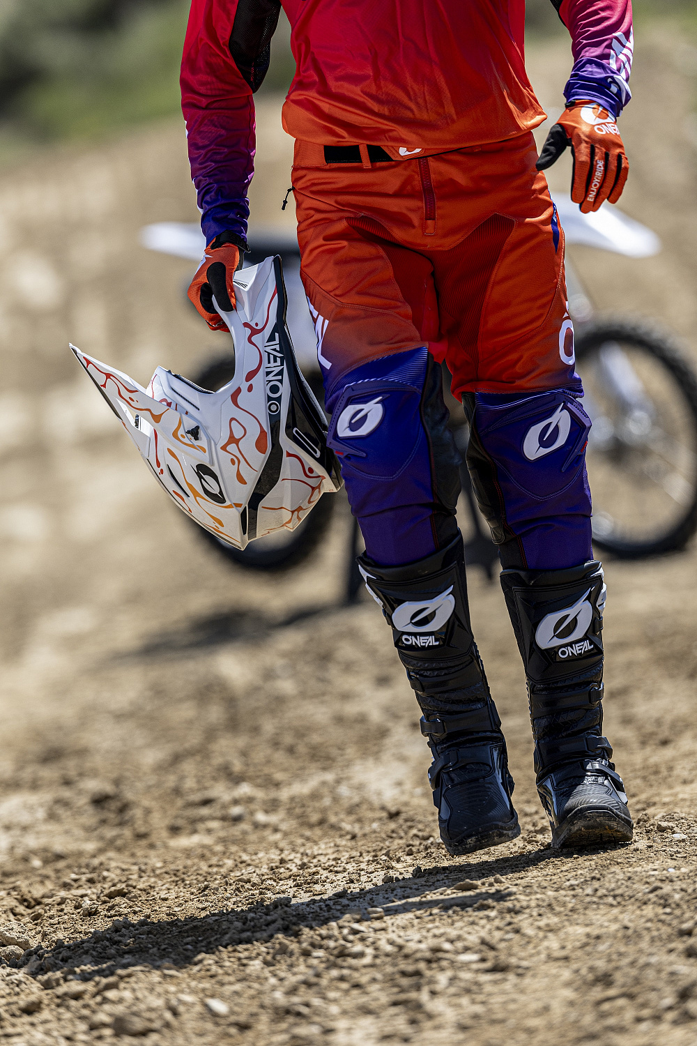 Из чего состоит ботинок ONEAL RMX Pro?